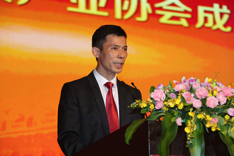 林国良,莆田系最高调的老板,两次“上岸”却不肯远去